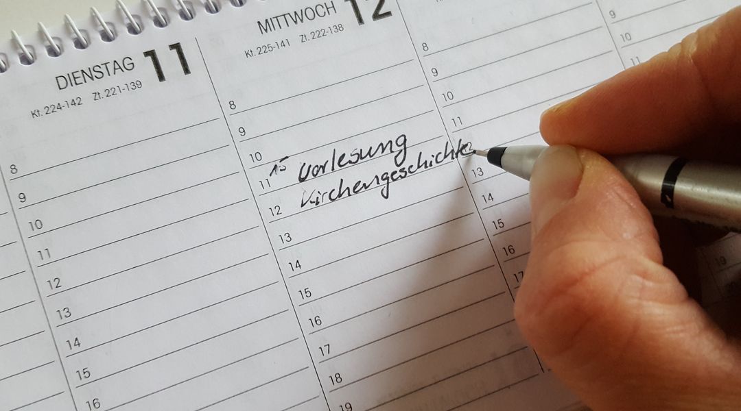 Eintragung in einen Kalender, Foto: Nicole Oesterreich
