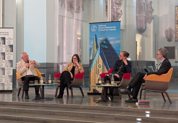Podiumdiskussion mit Prof. Dr. Karl Schlögel, Dr. Irina Schwerbakowa, Prof. Dr. Jennifer Wasmuth mit Moderation durch Prof. Dr. Frank M. Lütze, Foto: Jana Tulke