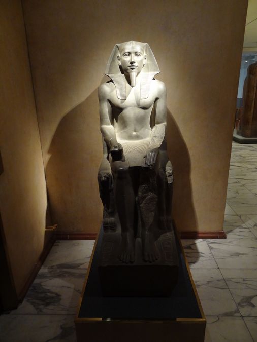 Eine ägyptische Statue.