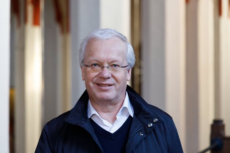 Ein älterer Mann mit Brille. Honorarprofessor Ullrich Böhme, Foto: Uwe Winkler.