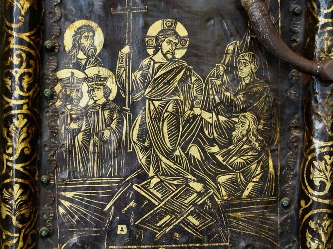 Christi Auferstehung auf der Bronzetür der Muttergottes-Geburtskathedrale von Susdal, (13. J.) – Foto: Frank M. Lütze