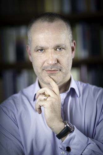 Porträt: Prof. Dr. Dr. Andreas Schüle